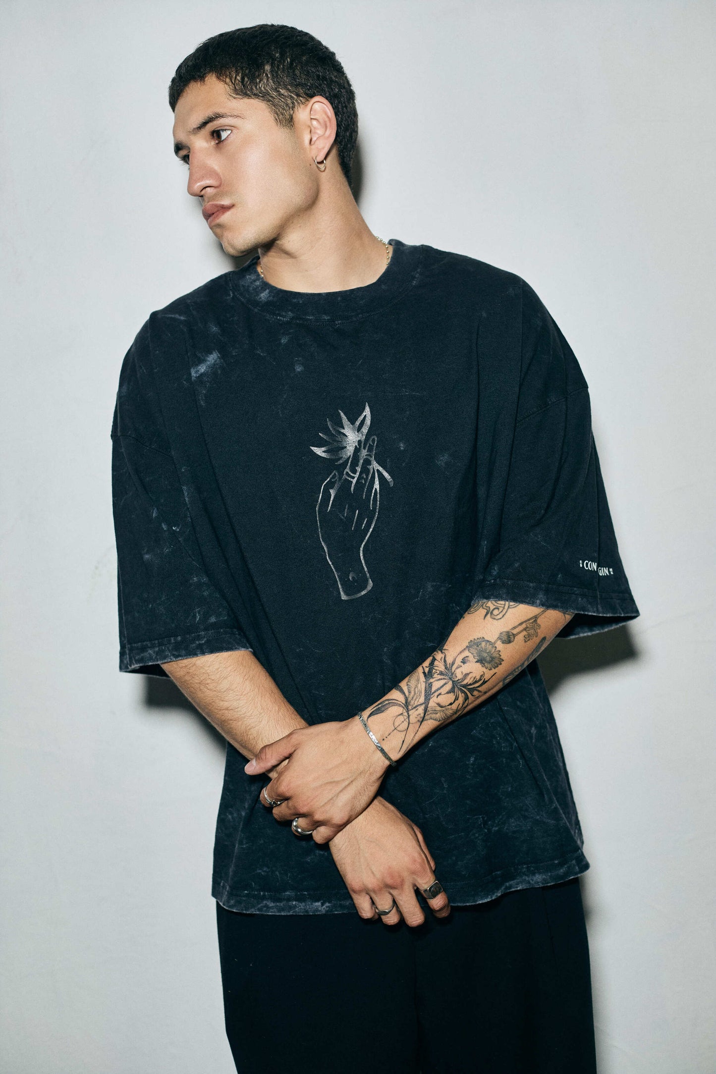 WASHED BLACK MANO TEE - CONDESA GIN x MIJANGOS x MACHINA