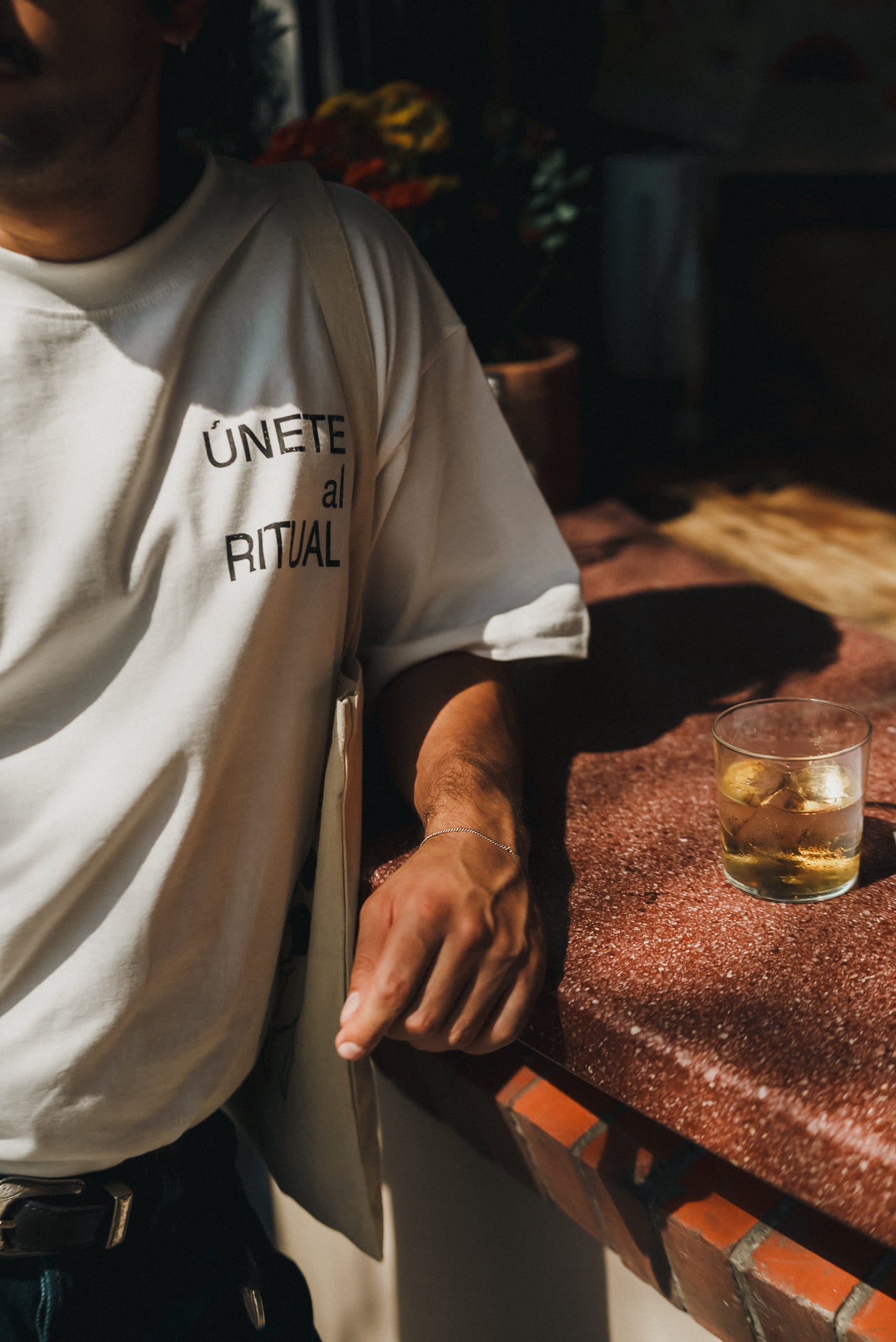 ÚNETE AL RITUAL TEE - WHITE